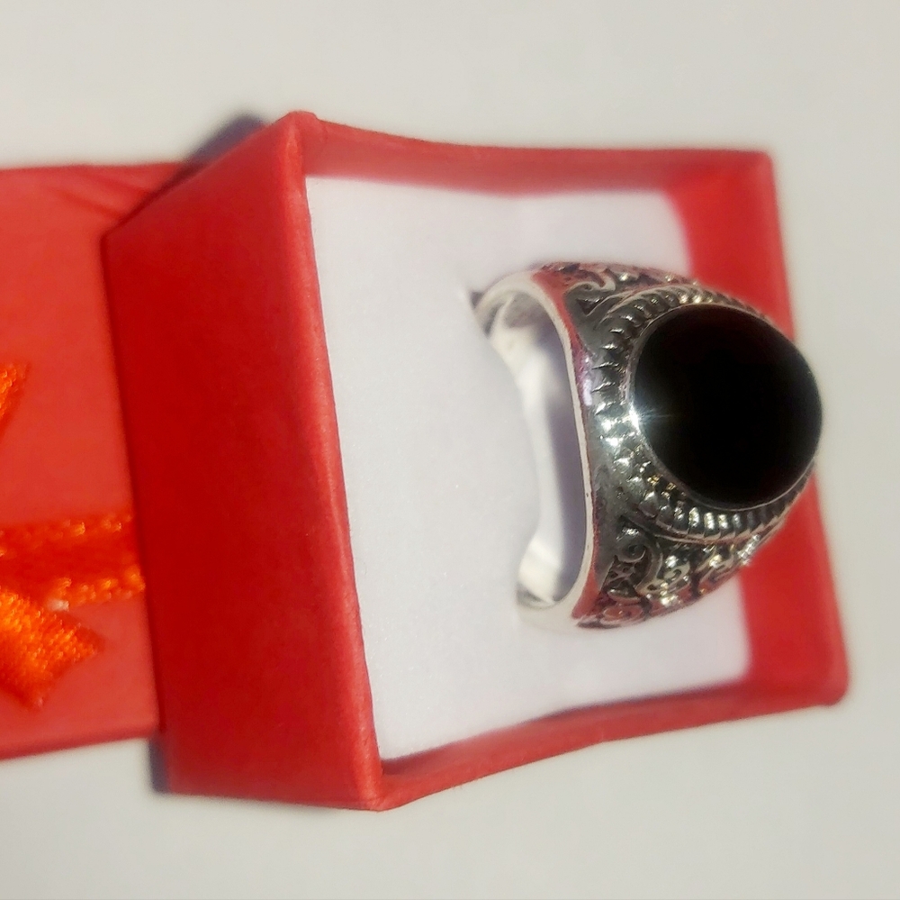 Silver Ornate Ring with Black Stone - Picture 5 of 11